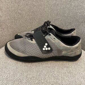 VIVO BAREFOOT- Motus size 42